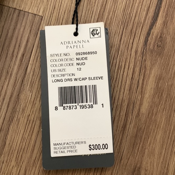 NWT Adrianna Papell Women's Cap Sleeve Linear Beaded Gown. Size 12 - Picture 6 of 13